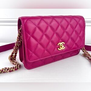 CHANEL PURSE WITH CHAIN